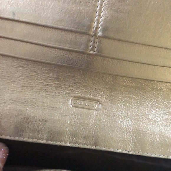 Coach Signature Wallet - Picture 6 of 8